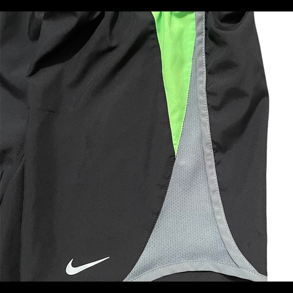 Women’s Nike Dri-Fit Running shorts - Size XL - NWOT - Picture 3 of 10